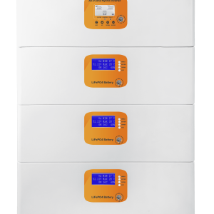 Sistema de energía Piforz apilable de 4 niveles que incluye un inversor híbrido y tres módulos de batería LiFePO4 sumando 46.08kWh.