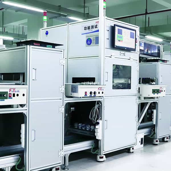 Estación de prueba de función (FCT) en la fábrica de Piforz para garantizar la fiabilidad del producto.