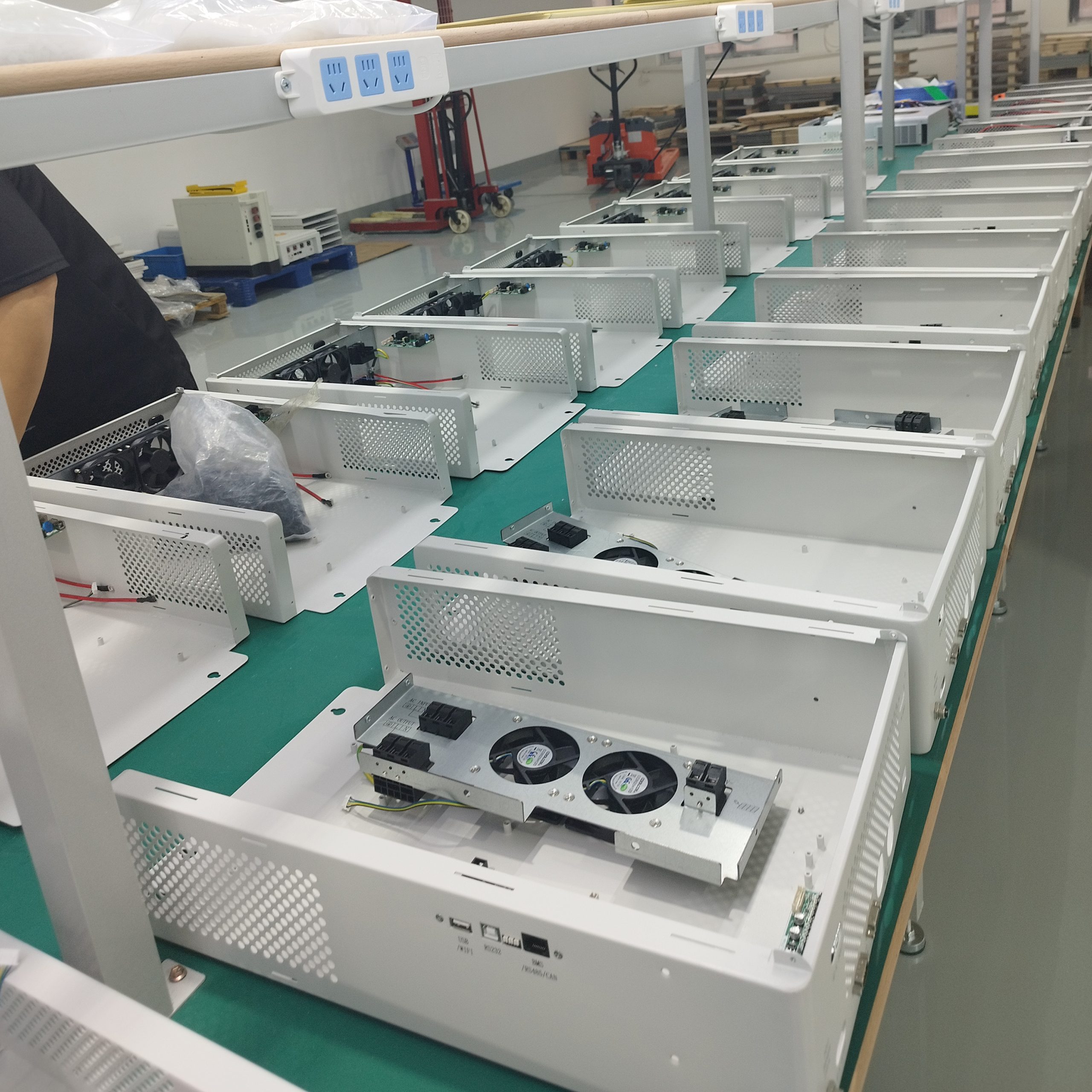 6kW 16kWh 可搬型オールインワン家庭用蓄電システム リン酸鉄リチウム ハイブリッドソーラーインバーター搭載 スマート住宅用エネルギーバックアップ - 画像 (6)