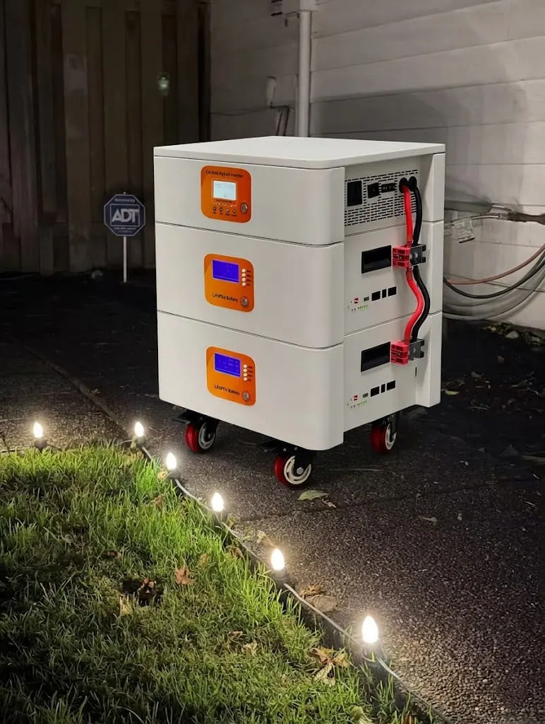 A modular home battery system diagram showing three stacking stages: 15kWh for basic backup, 30kWh for whole-home autonomy, and 45kWh for extended off-grid living.